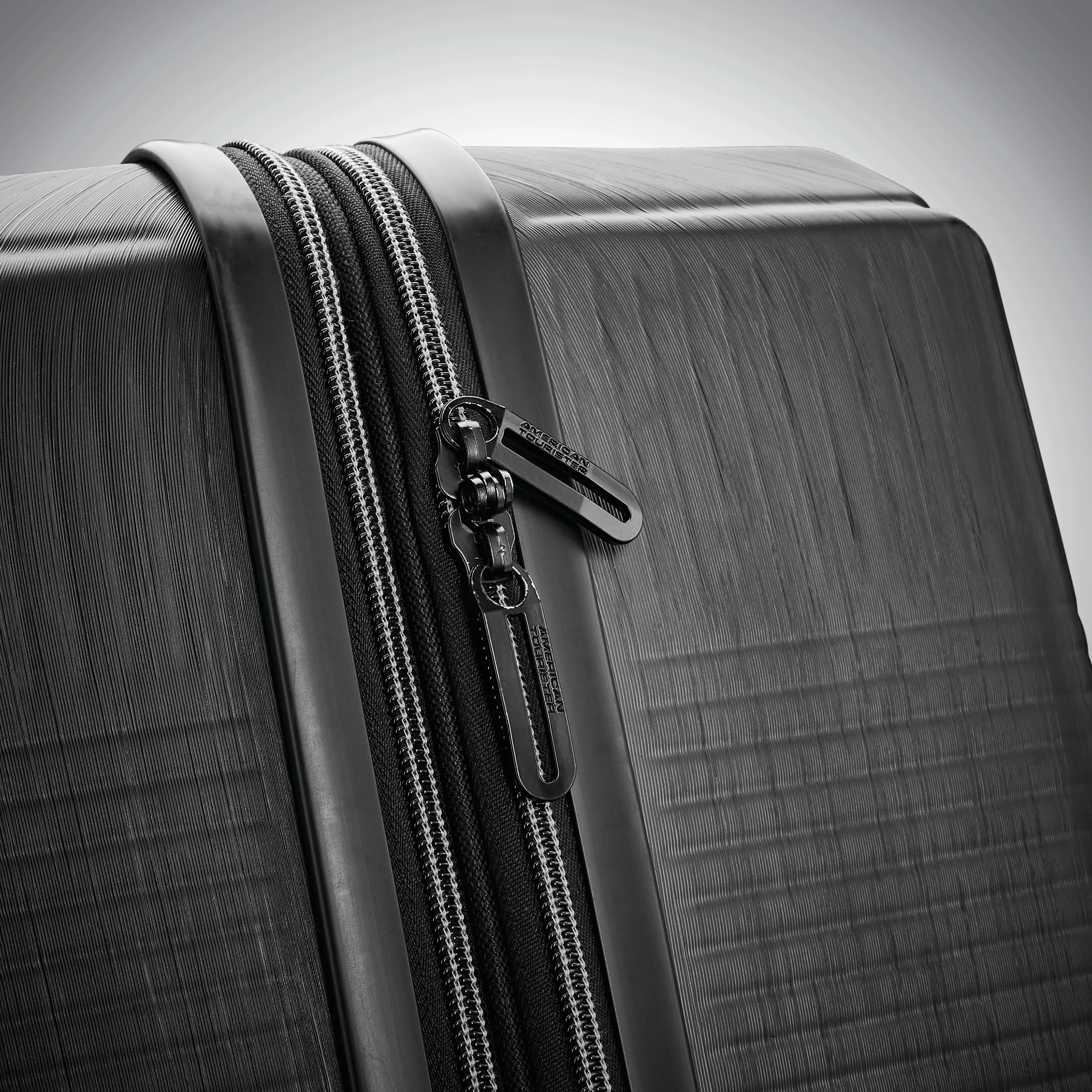 American Tourister Stratum XLT 28" 4-Wheel Large Luggage