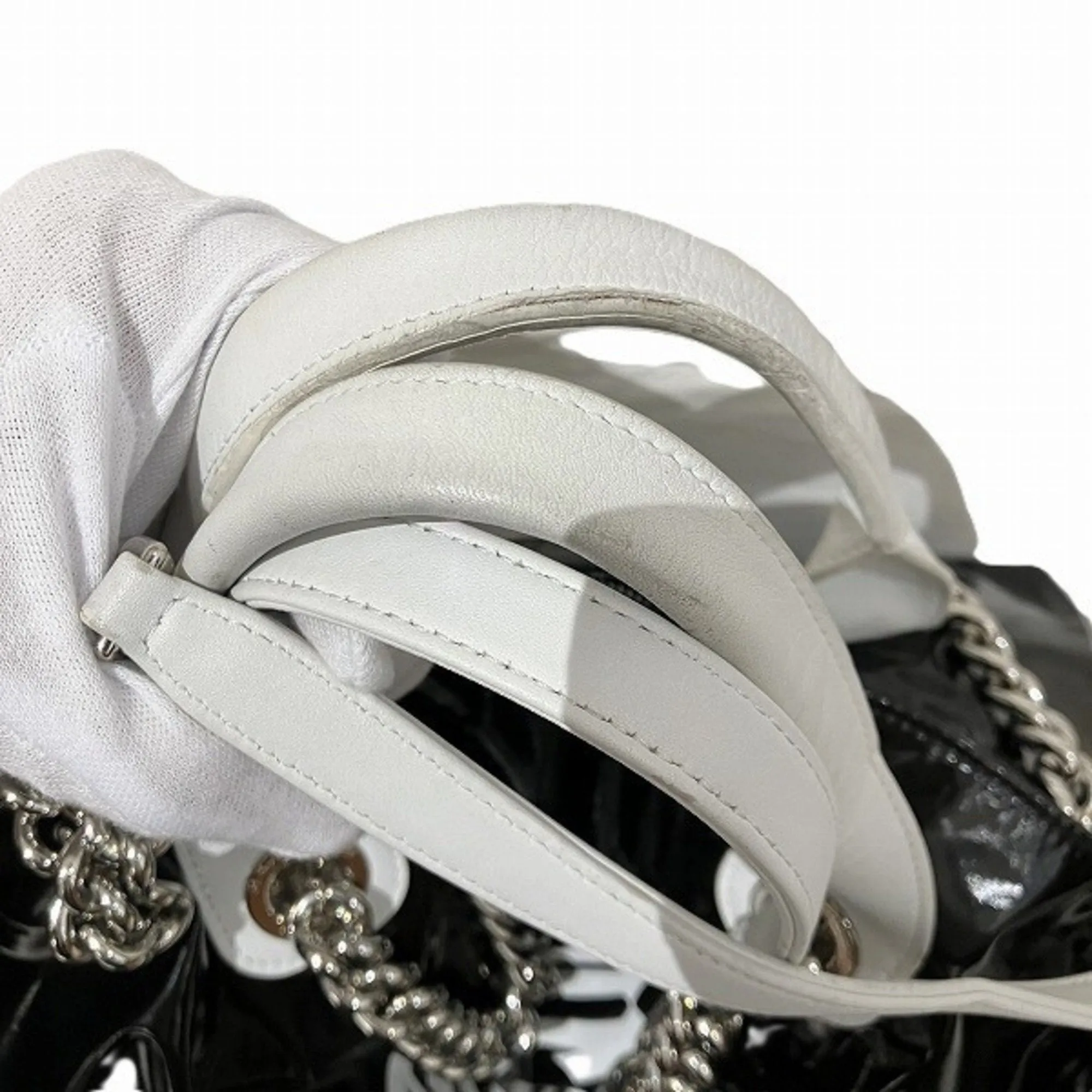 Chanel Cabas Patent Leather Tote Bag (Pre-Owned)