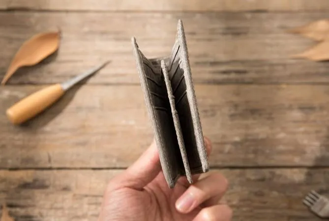 Cool Leather Mens Gray Small Wallet Bifold Vintage Slim billfold Wallet for Men