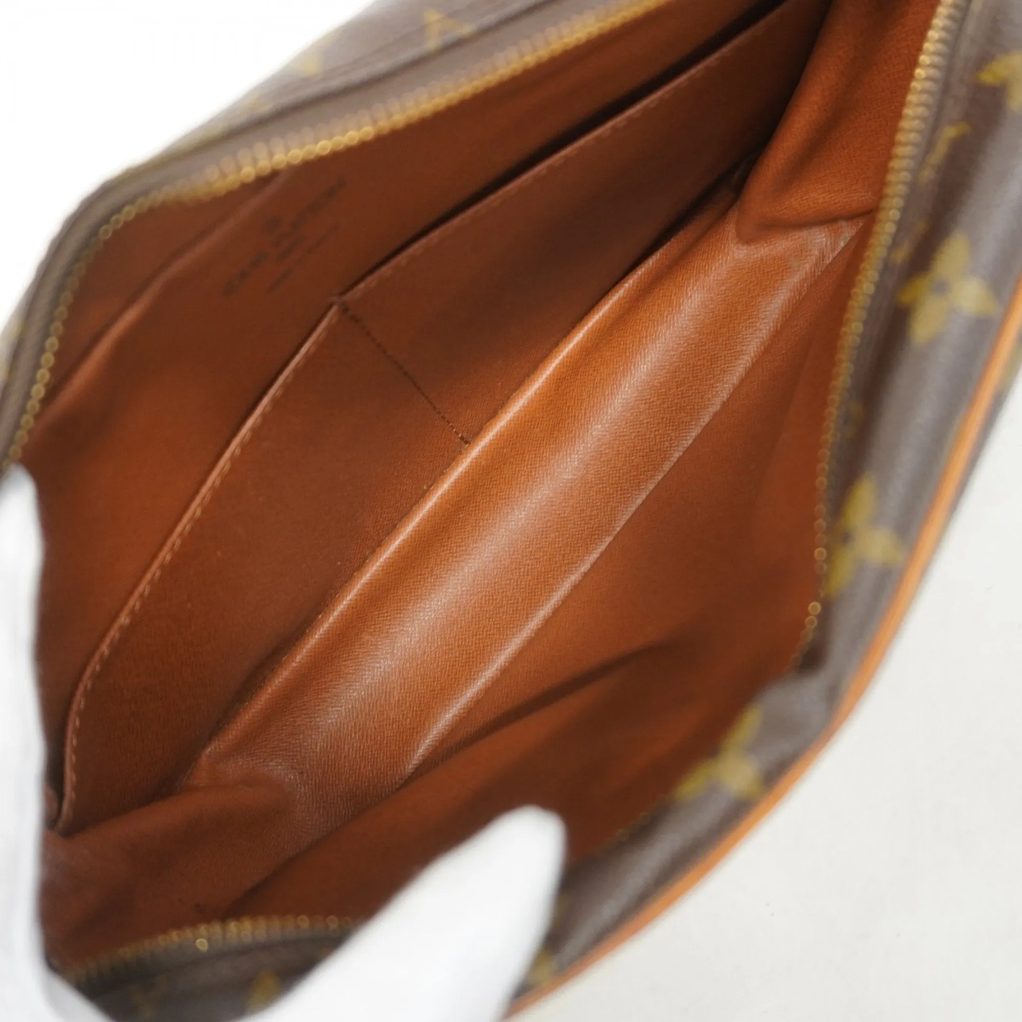Louis Vuitton Clutch Bag (Pre-Owned)