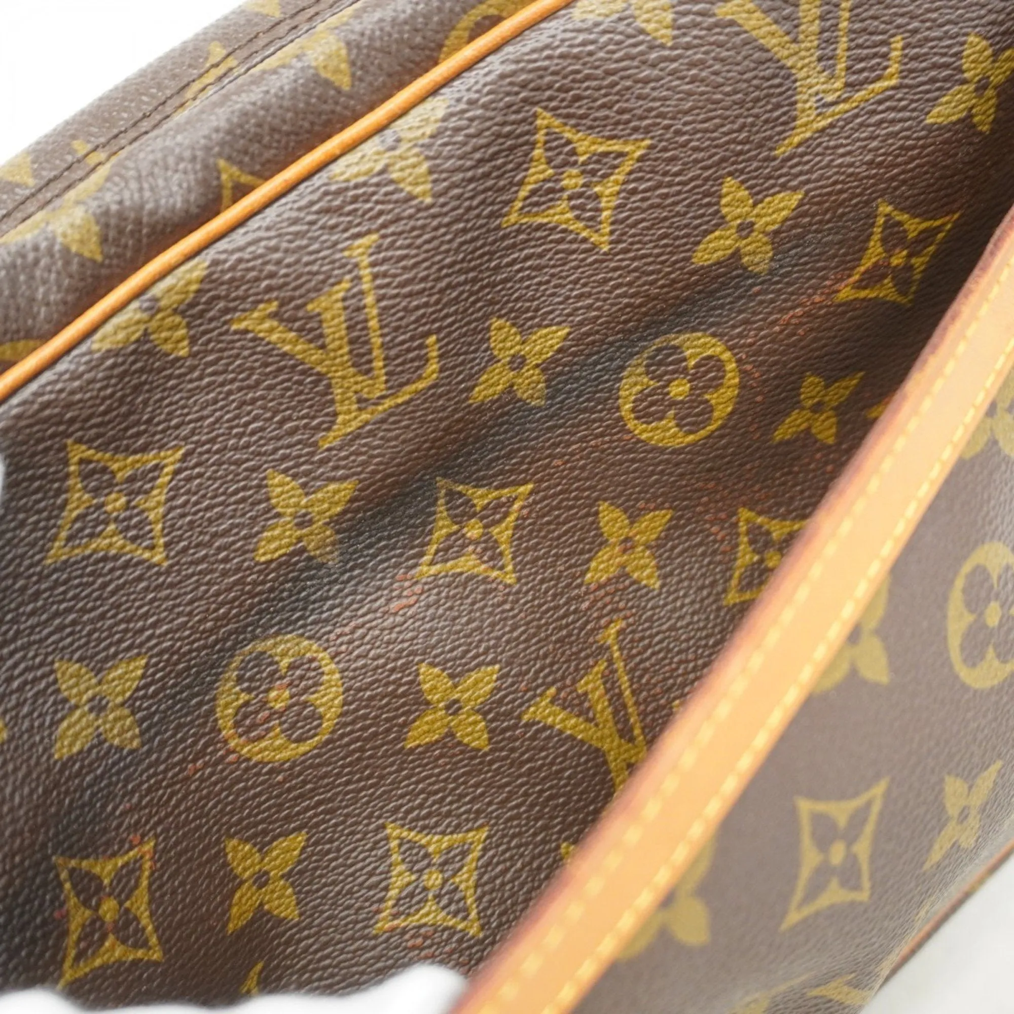 Louis Vuitton Clutch Bag (Pre-Owned)