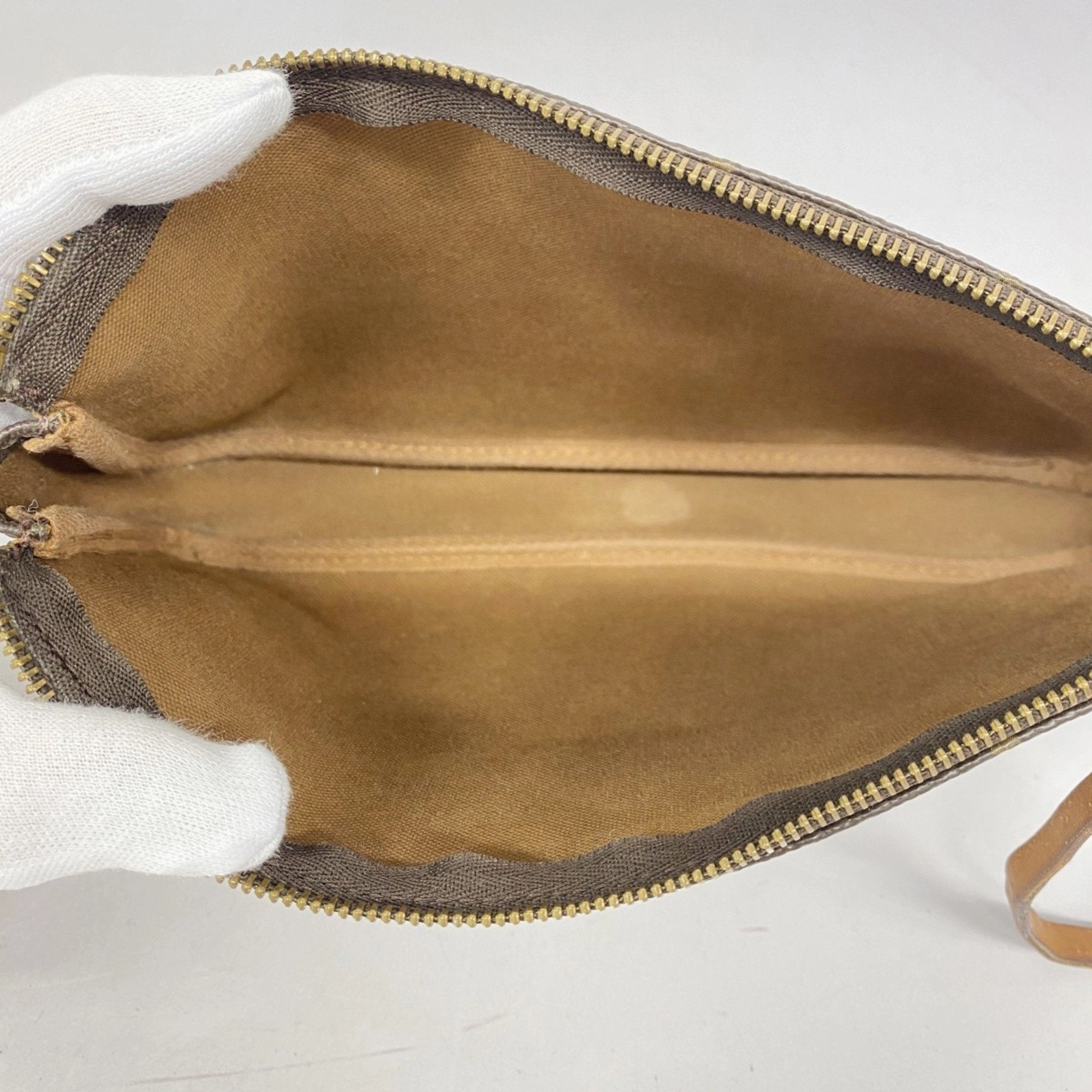 Louis Vuitton Pouch (Pre-Owned)