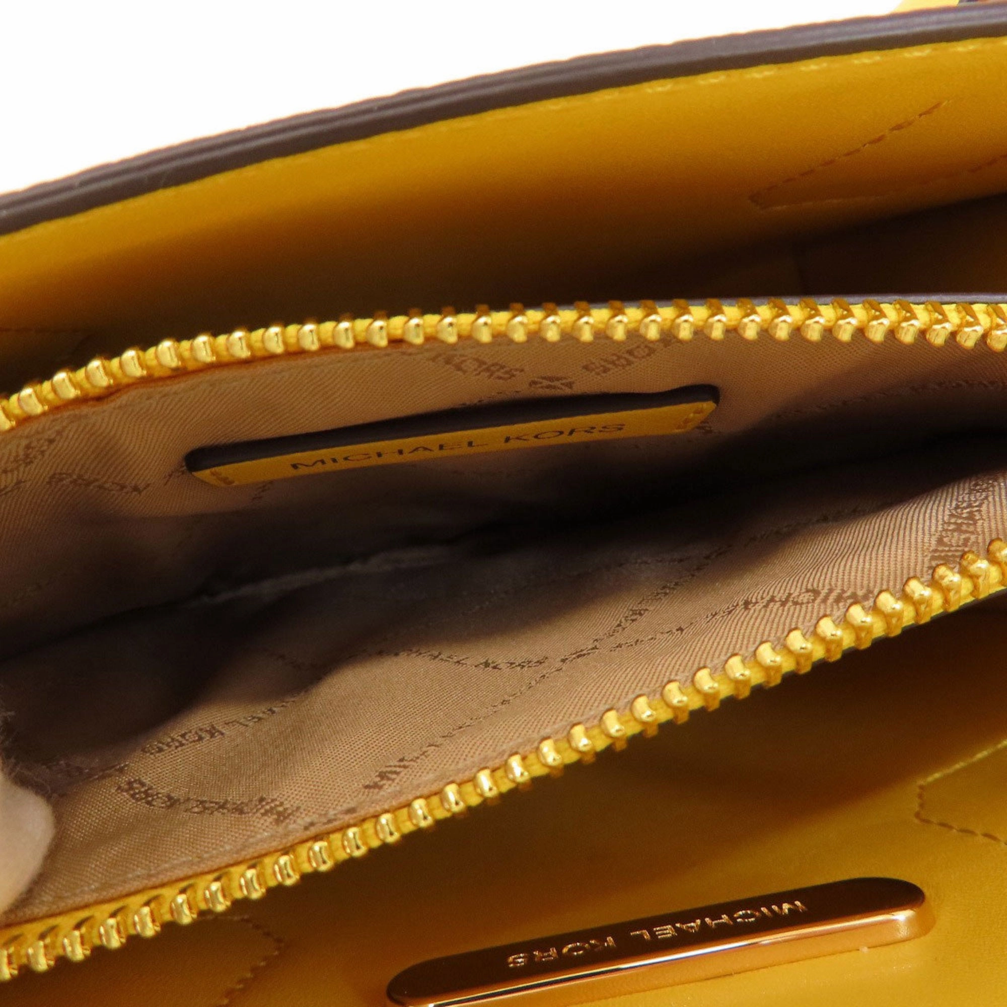 Michael Kors  Leather Handbag (Pre-Owned)