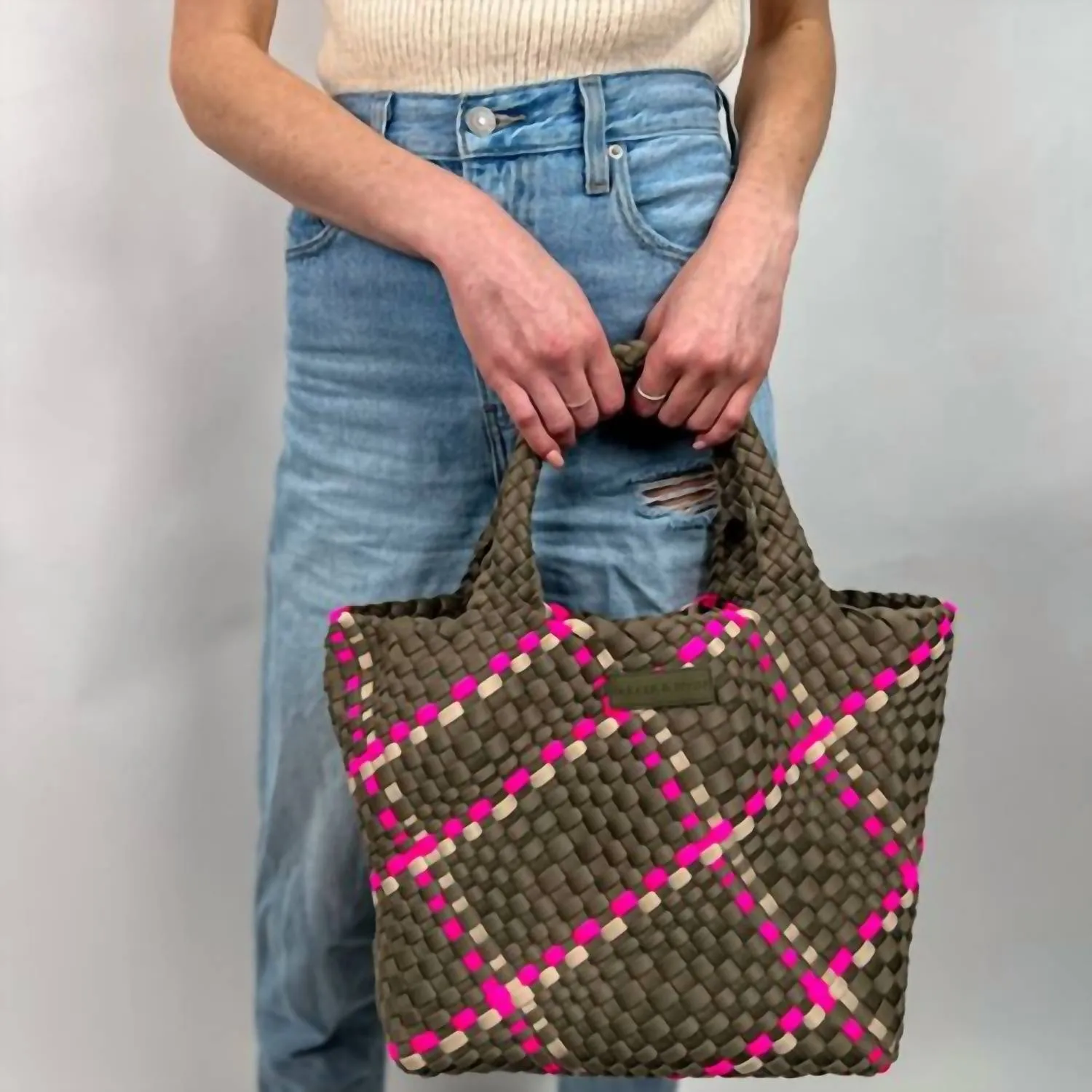 Neoprene Woven Handbag In Sage/pink