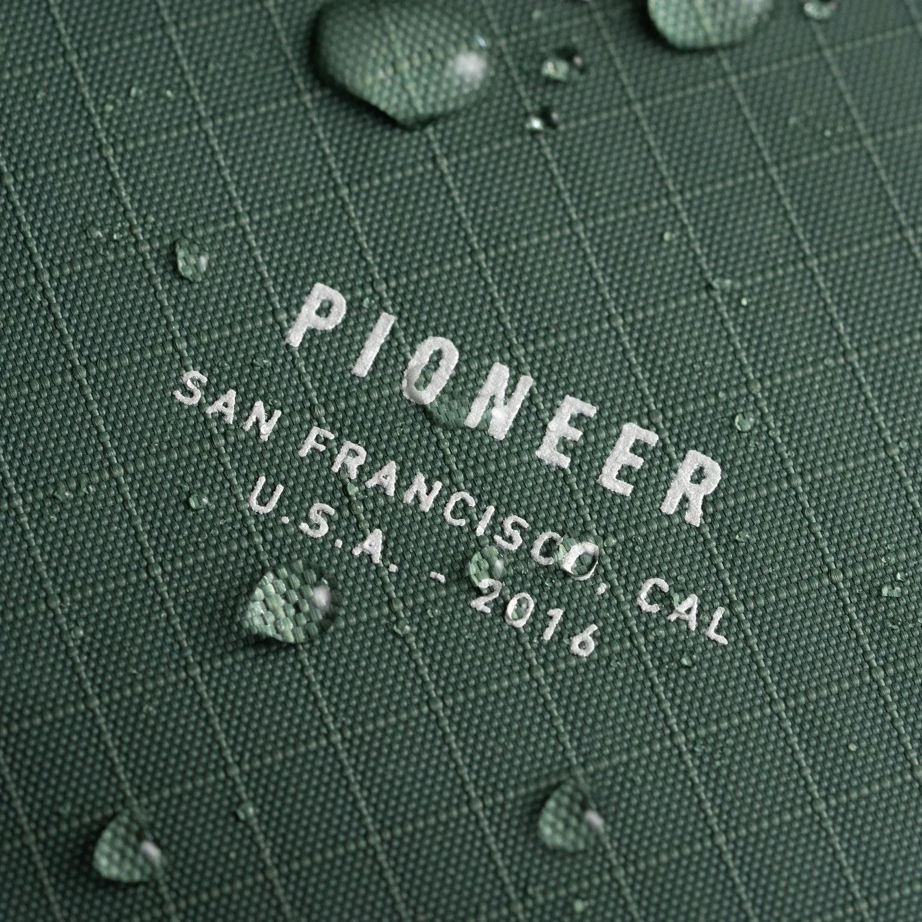 Pioneer Carry Molecule Cardholder