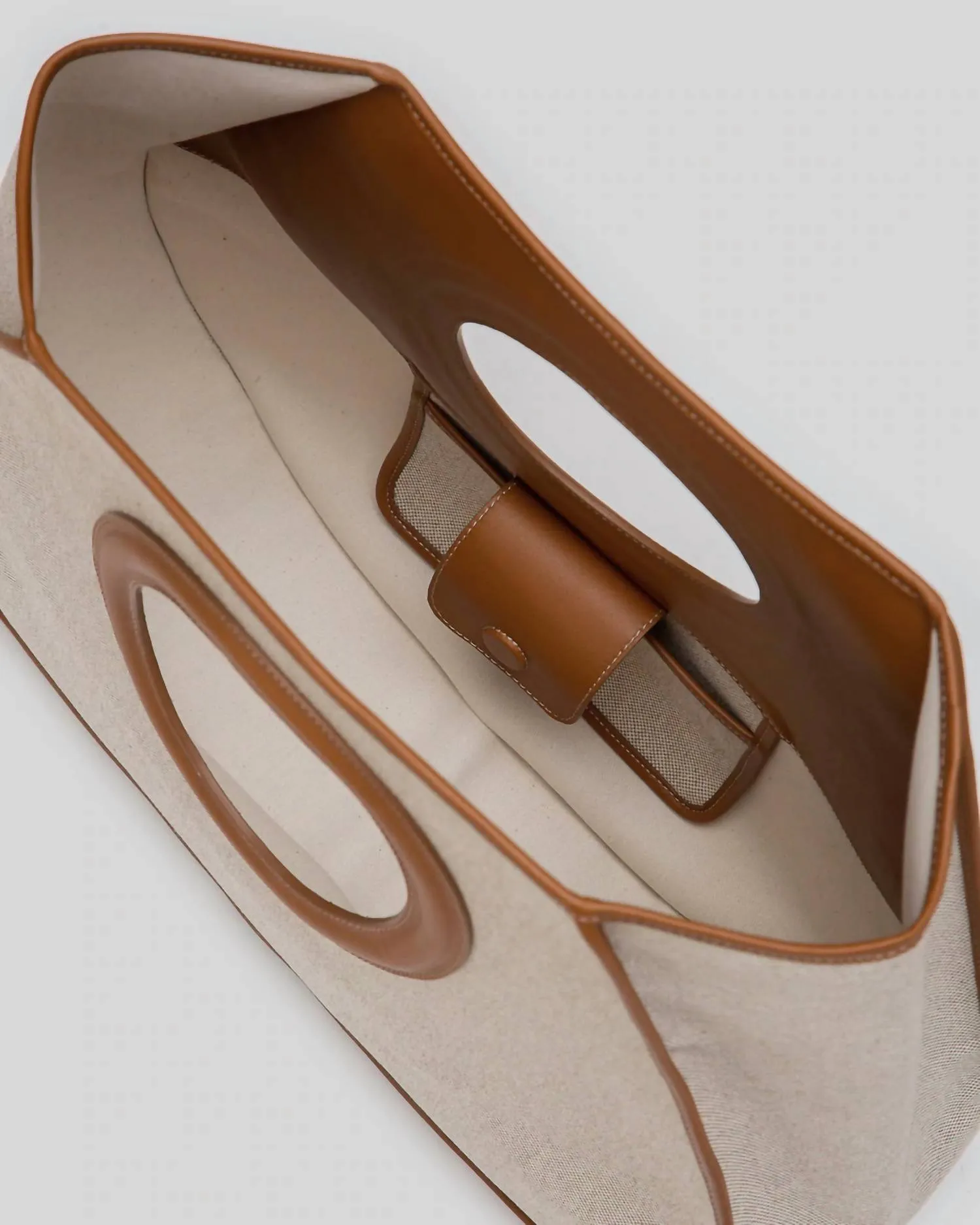 Roda L Canvas Tote Bag In Beige/ Tan