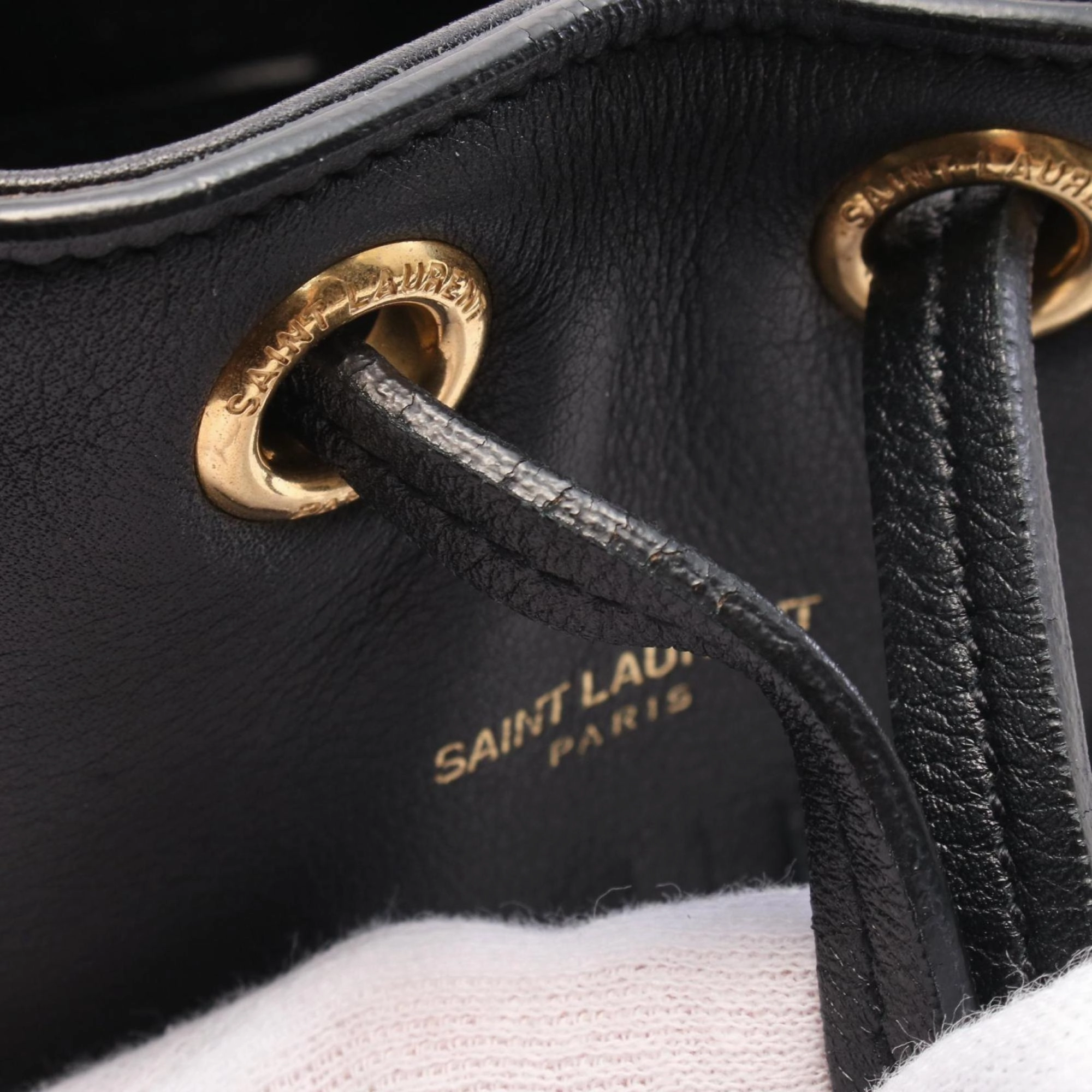 Saint Laurent Leather Handbag (Pre-Owned)