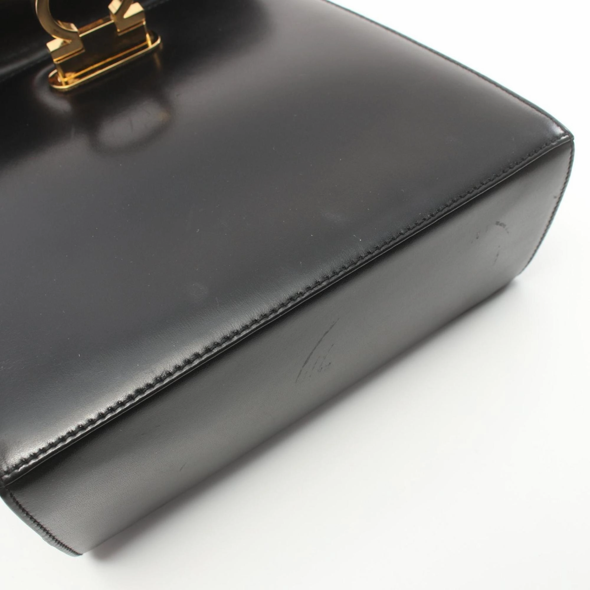 Salvatore Ferragamo  Leather Handbag (Pre-Owned)