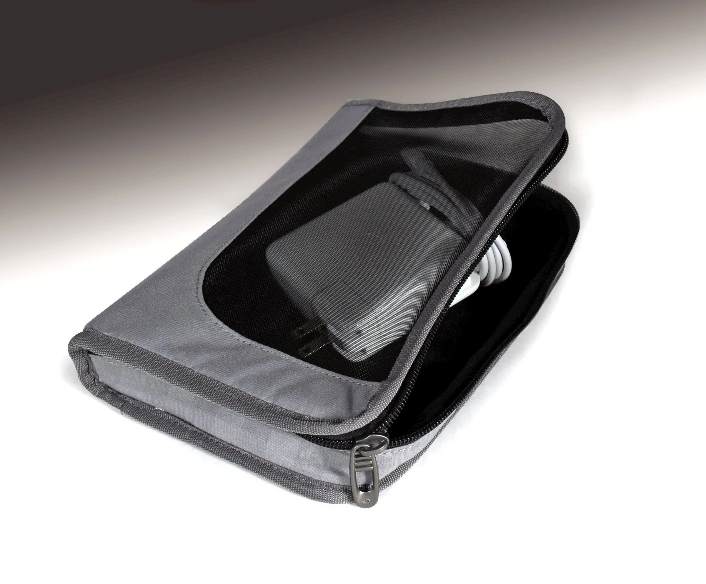 Samsonite Leverage Medium pot Case
