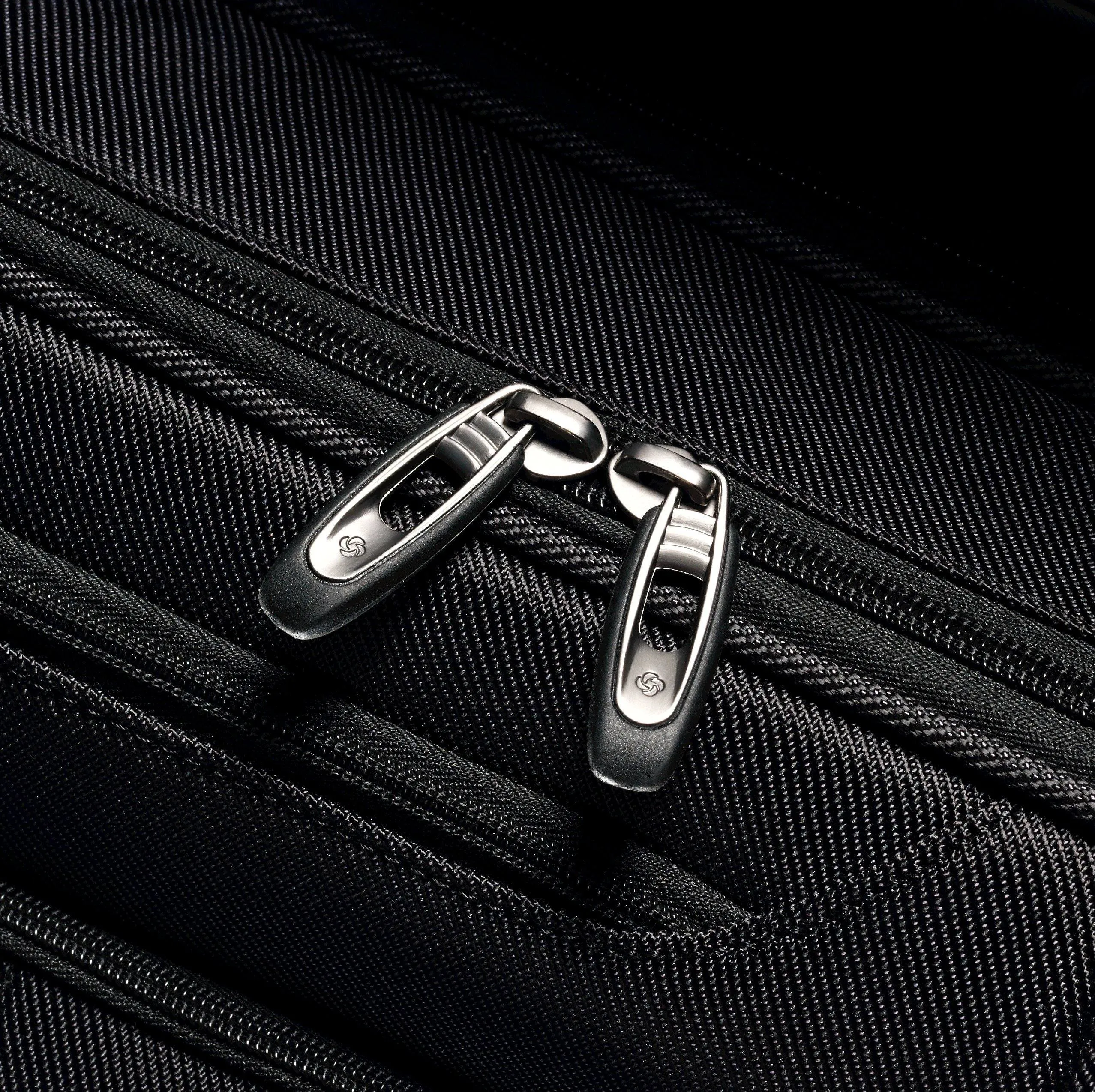 Samsonite Leverage Medium pot Case