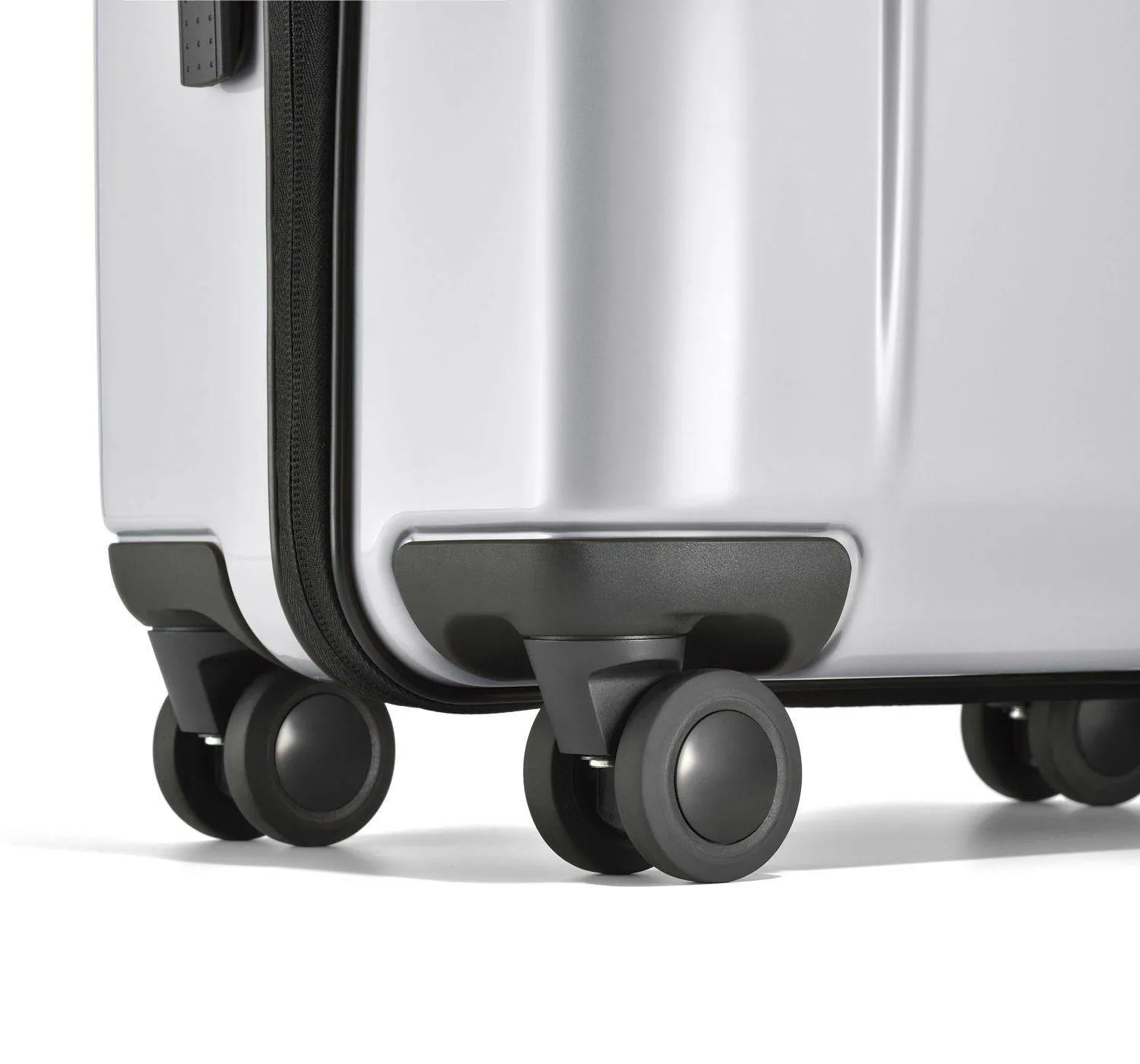ZERO Halliburton ZRL 28" 4-Wheel Spinner