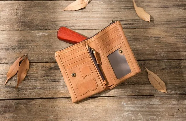 Cool Leather Mens Brown Small Wallet Bifold Vintage Slim billfold Wallet for Men