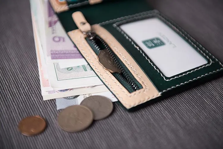 Cool Leather Mens Slim Small Wallet billfold Wallets Bifold for Men