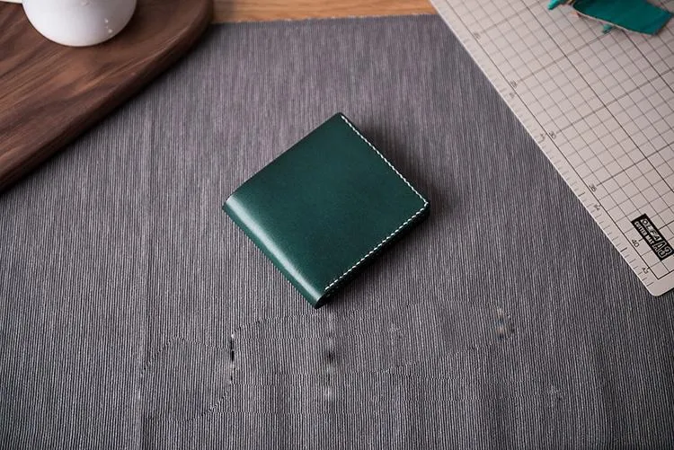 Cool Leather Mens Slim Small Wallet billfold Wallets Bifold for Men