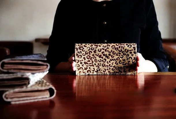 Handmade fashion modern leopard cilice leather long wallet clutch for women/lady girl
