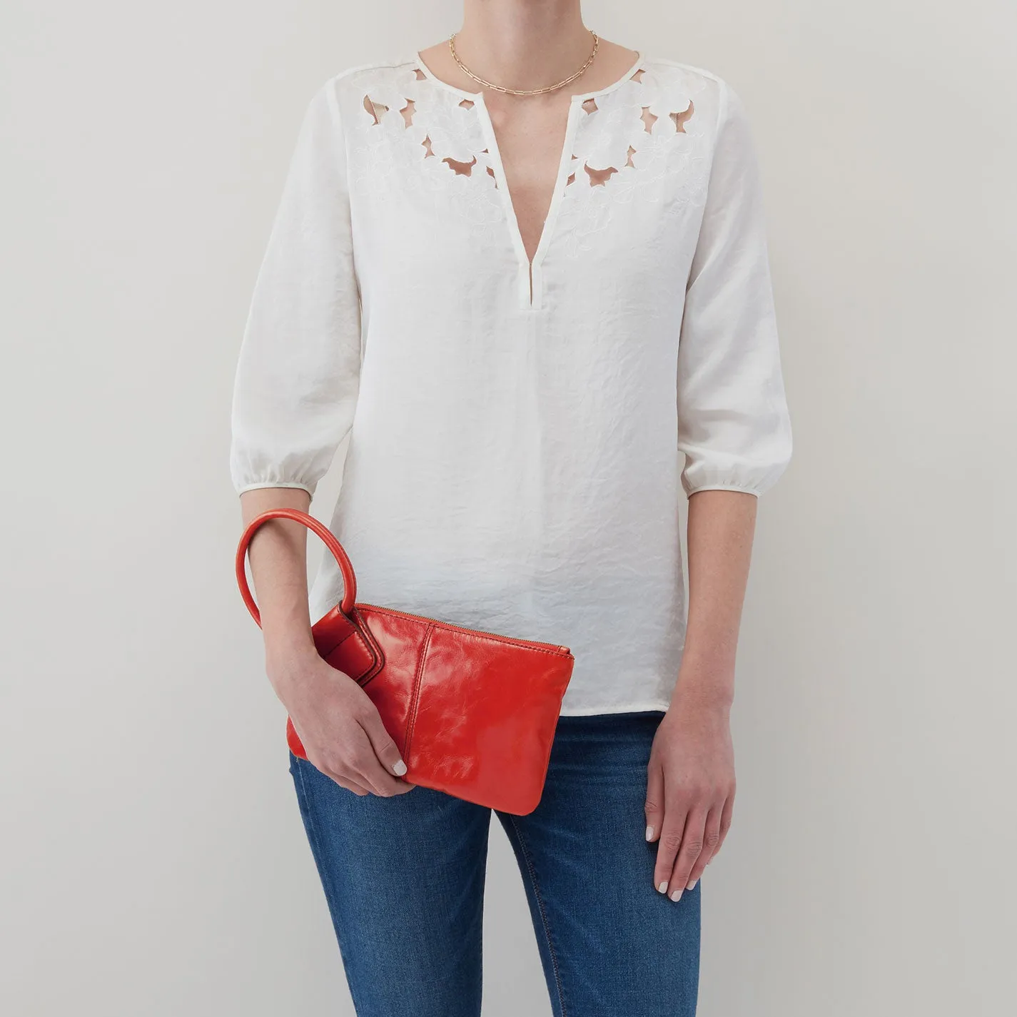 Sable Wristlet In Polished Leather - Grenadine