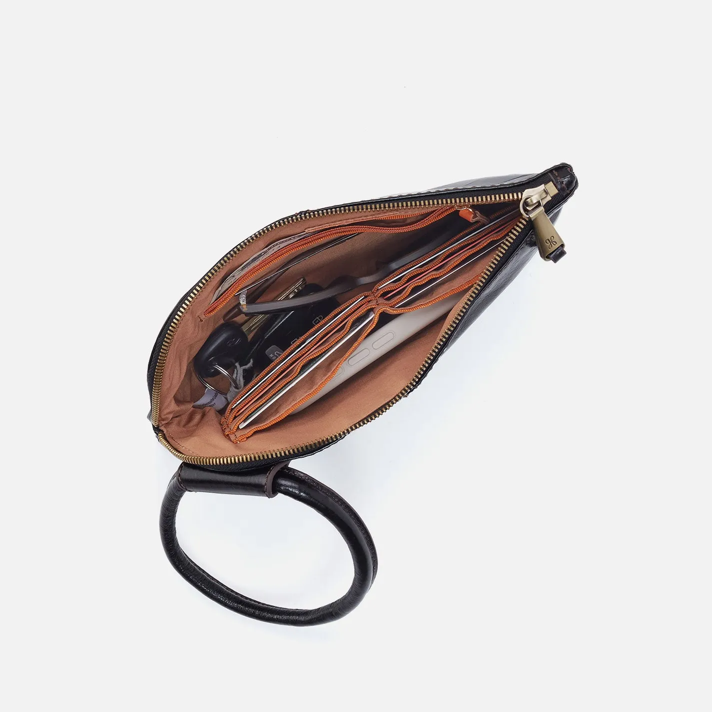 Sable Wristlet In Polished Leather - Grenadine